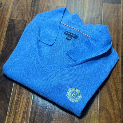 Tommy Hilfiger Powder Blue Crest V-Neck Knit Size XXL
