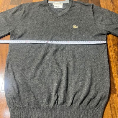 Vintage Burberry V-Neck Knit Sweater Size L Charcoal Grey Equestrian Knight Logo