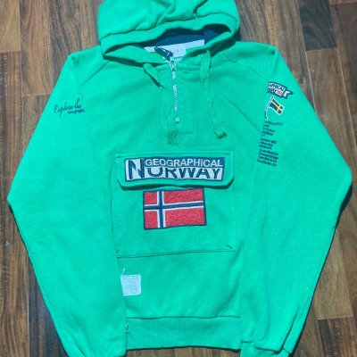 Geographical Norway Hoodie S/M | Green Kelly | Half Zip | Flag Patch | Pocket | 2704
